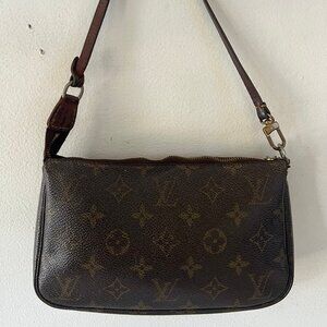 VINTAGE LOUIS VUITTON MONOGRAM POCHETTE SHOULDER BAG